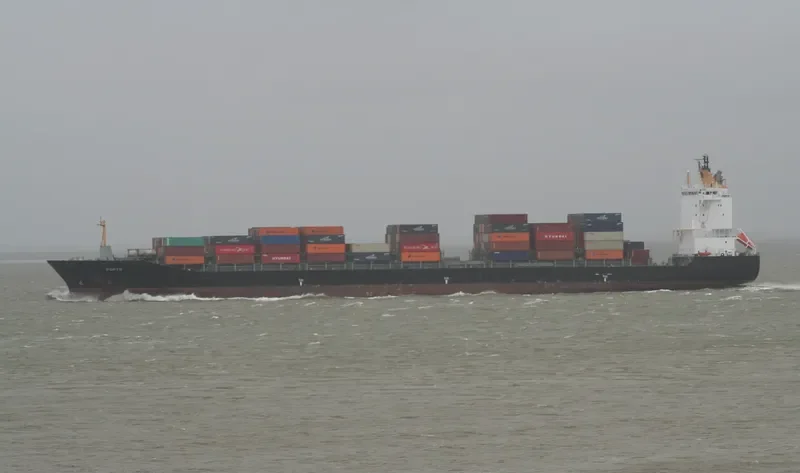 PORTO Container Ship IMO 9481520 photo 10