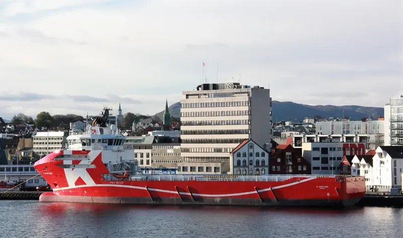 REM COMMANDER Offshore Vessel IMO 9482354