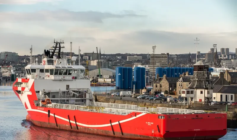 REM COMMANDER Offshore Vessel IMO 9482354 photo 3