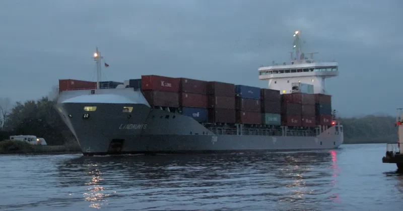 LINDAUNIS Container Ship IMO 9483334 photo 3