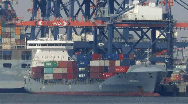 LINDAUNIS Container Ship IMO 9483334 photo 10