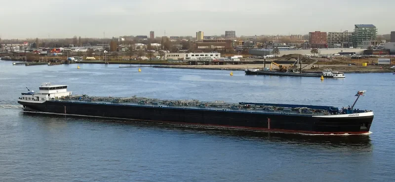 JEANINE Tanker IMO 9484106 photo 2