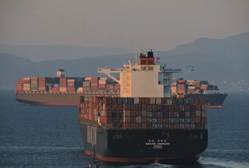 EXPRESS BERLIN Container Ship IMO 9484924 photo 7