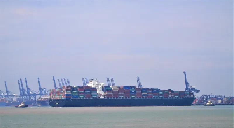 EXPRESS ATHENS Container Ship IMO 9484948 photo 4