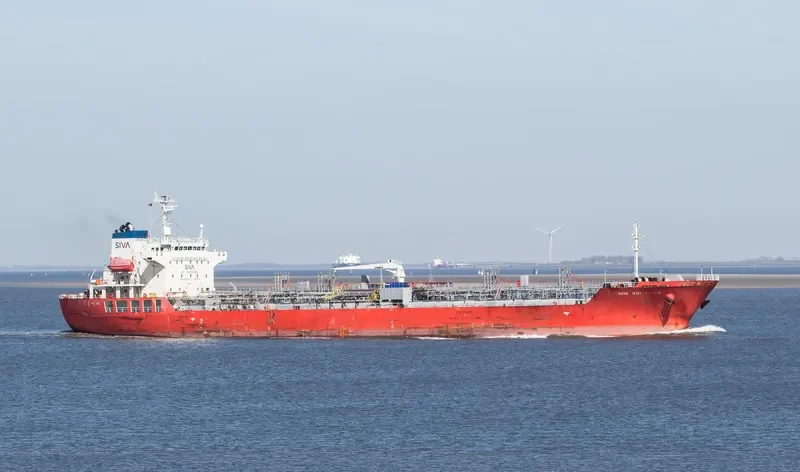 FG ROTTERDAM Tanker IMO 9485863 photo 8
