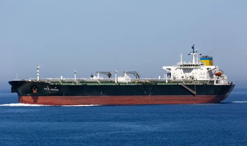 NEW AWARD Tanker IMO 9487184 photo 2