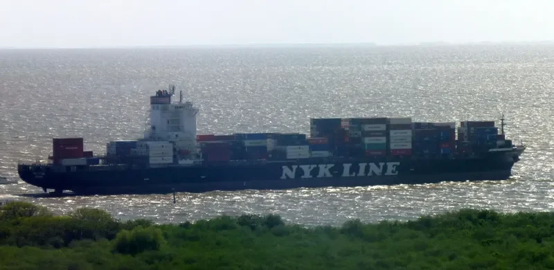 NYK FUTAGO Container Ship IMO 9487524 photo 9