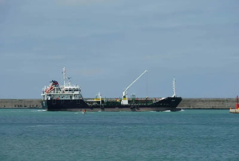 ELBA Tanker IMO 9487744 photo 9