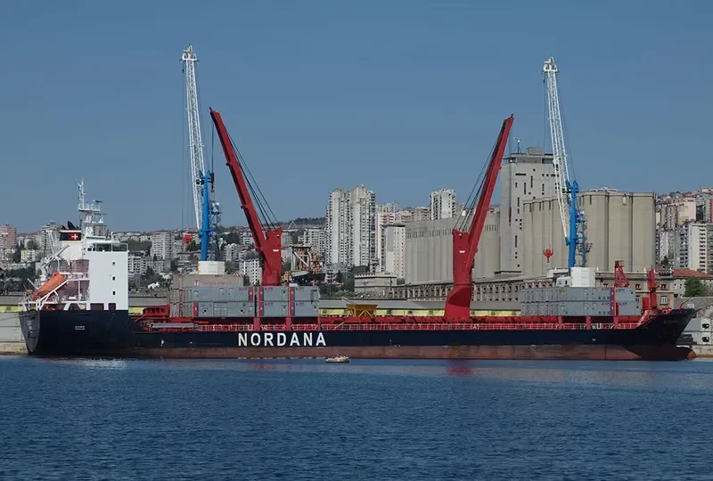 ELLENSBORG Container Ship IMO 9488061 photo 9