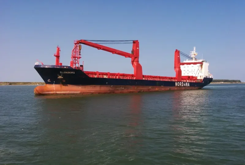 ELLENSBORG Container Ship IMO 9488061 photo 10