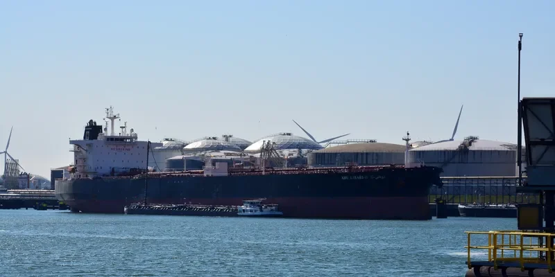 ABU DHABI III Tanker IMO 9489027 photo 7
