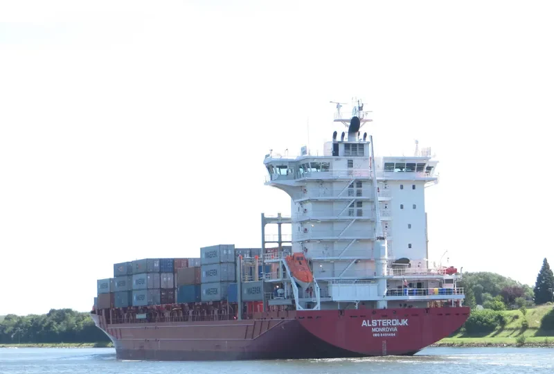 ESPERANCE Container Ship IMO 9491484 photo 8