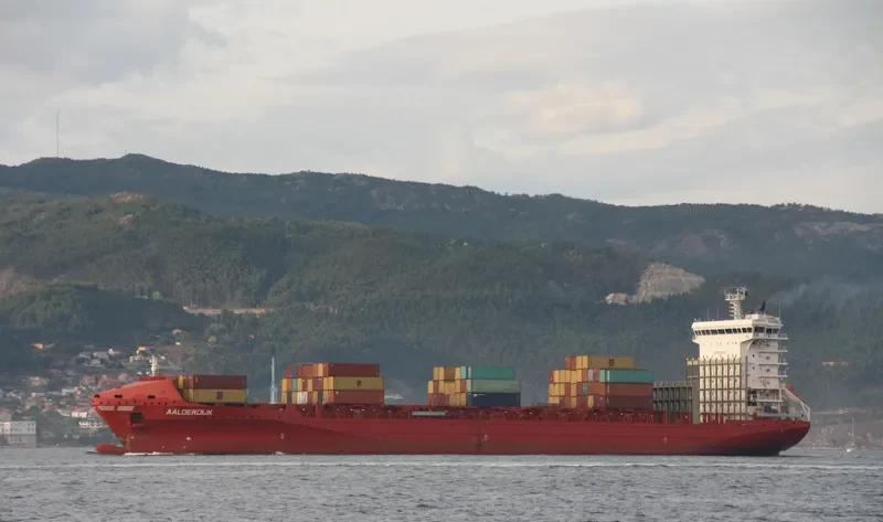 ESSENCE Container Ship IMO 9491496 photo 5