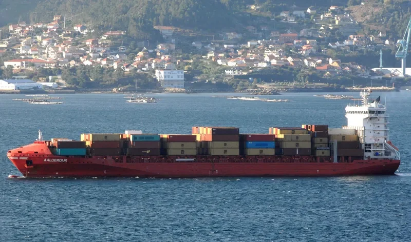 ESSENCE Container Ship IMO 9491496 photo 6