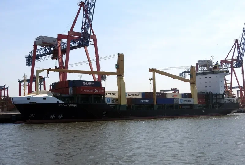 VEGA VIRGO Container Ship IMO 9491604 photo 5