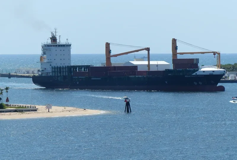 VEGA SAGITTARIUS Container Ship IMO 9491616 photo 5