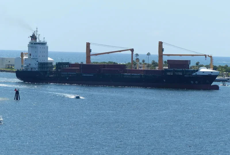 VEGA SAGITTARIUS Container Ship IMO 9491616 photo 6
