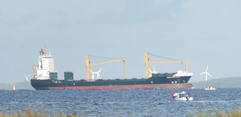 VEGA SAGITTARIUS Container Ship IMO 9491616 photo 7