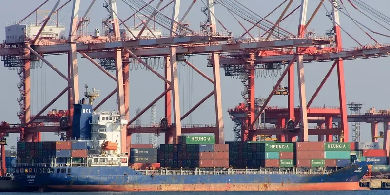 SIRI BHUM Container Ship IMO 9491719 photo 6