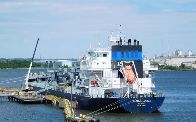 THE AMIGO Tanker IMO 9492309 photo 5