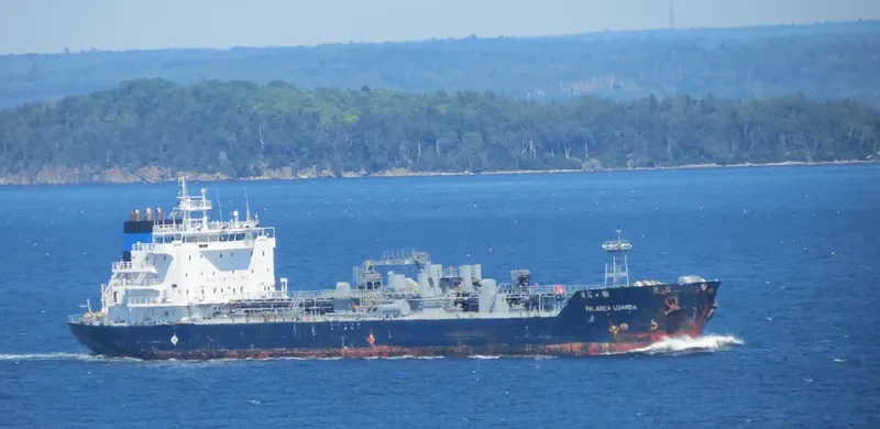 THE AMIGO Tanker IMO 9492309 photo 6