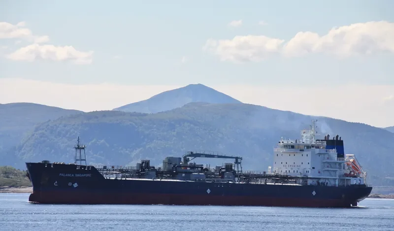 THE CHIEF Tanker IMO 9492361
