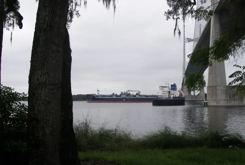 THE CHIEF Tanker IMO 9492361 photo 2