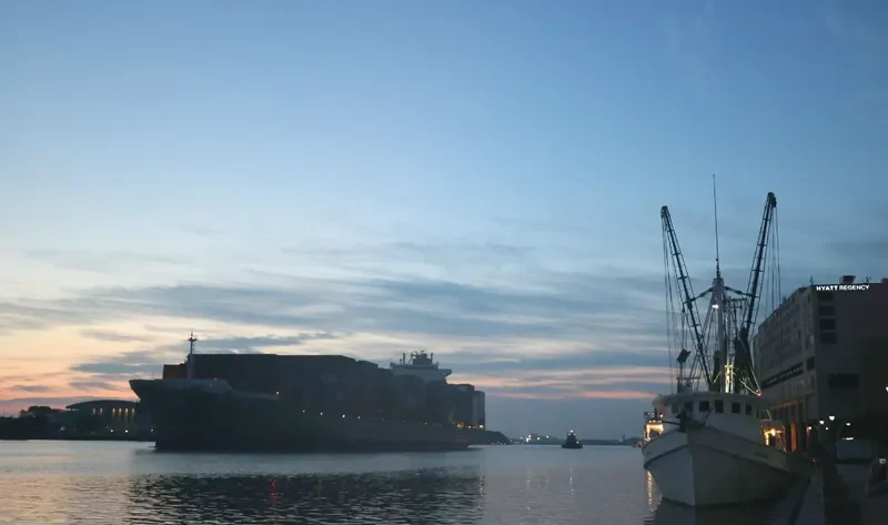 SEASPAN KOBE Container Ship IMO 9492701 photo 2
