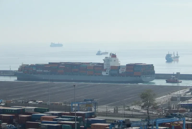 SEASPAN CHIBA Container Ship IMO 9492713 photo 2