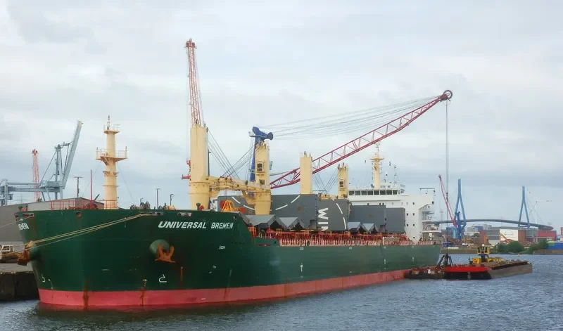 UNIVERSAL BREMEN Bulk Carrier IMO 9494242 photo 2