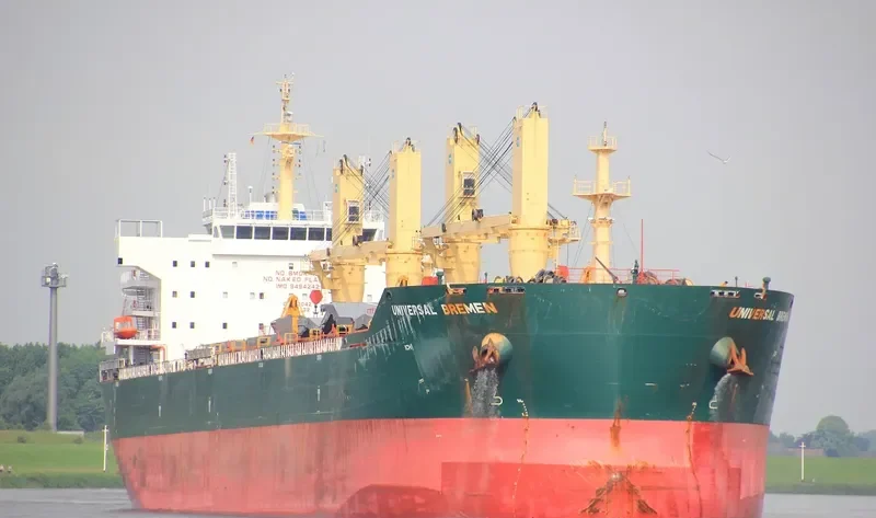 UNIVERSAL BREMEN Bulk Carrier IMO 9494242 photo 6