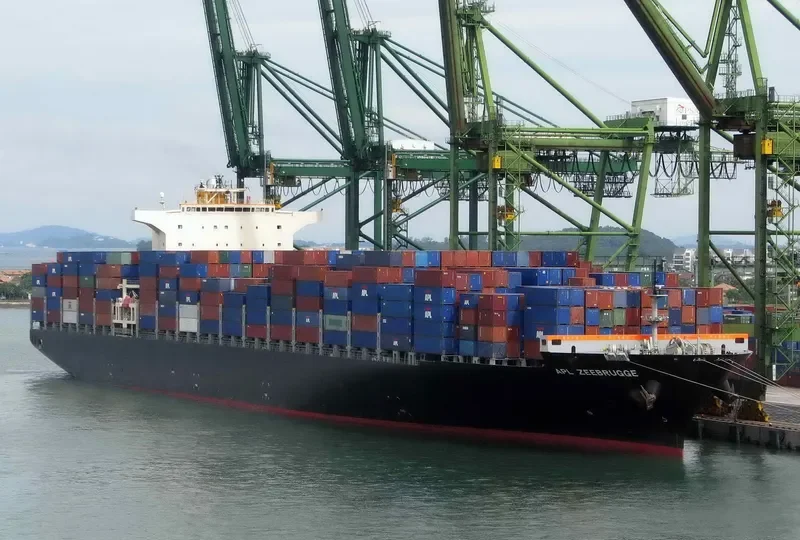 OOCL BRAZIL Container Ship IMO 9495038 photo 8