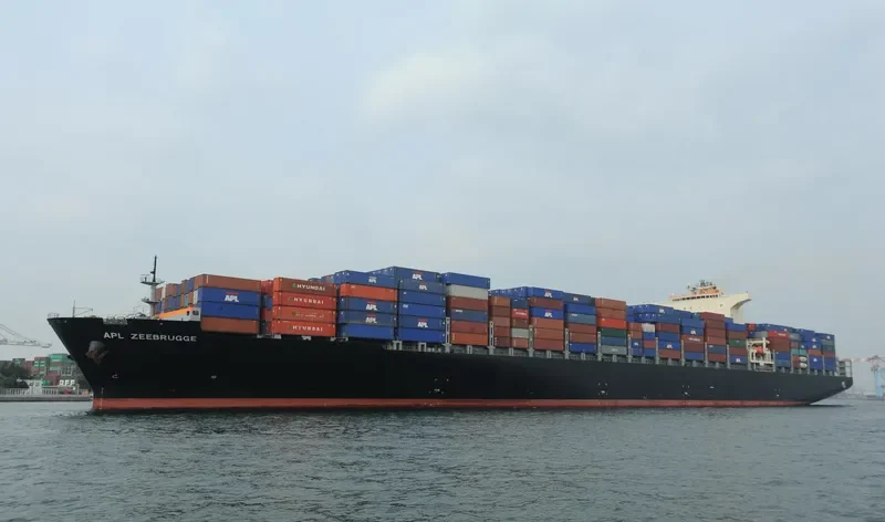 OOCL BRAZIL Container Ship IMO 9495038 photo 9