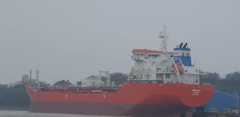 ARIANA Tanker IMO 9500132 photo 3