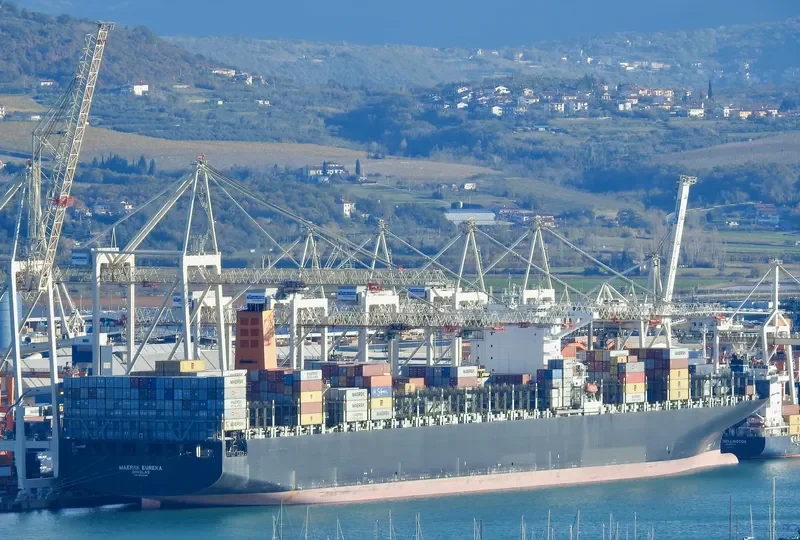 MAERSK EUREKA Container Ship IMO 9501239 photo 2