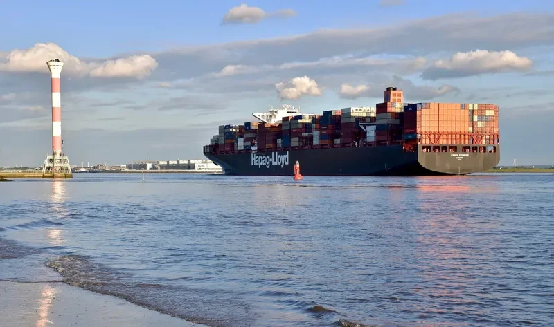 ESSEN EXPRESS Container Ship IMO 9501370 photo 7