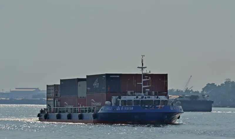 NP JENNELLE Container Ship IMO 9501552 photo 2