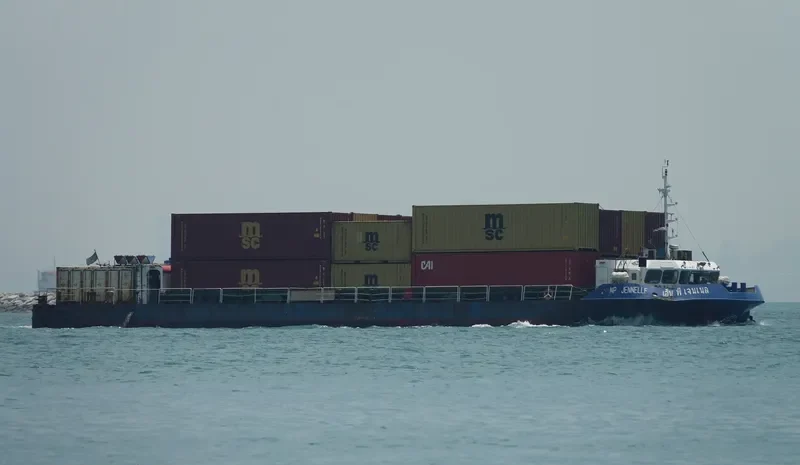 NP JENNELLE Container Ship IMO 9501552 photo 6