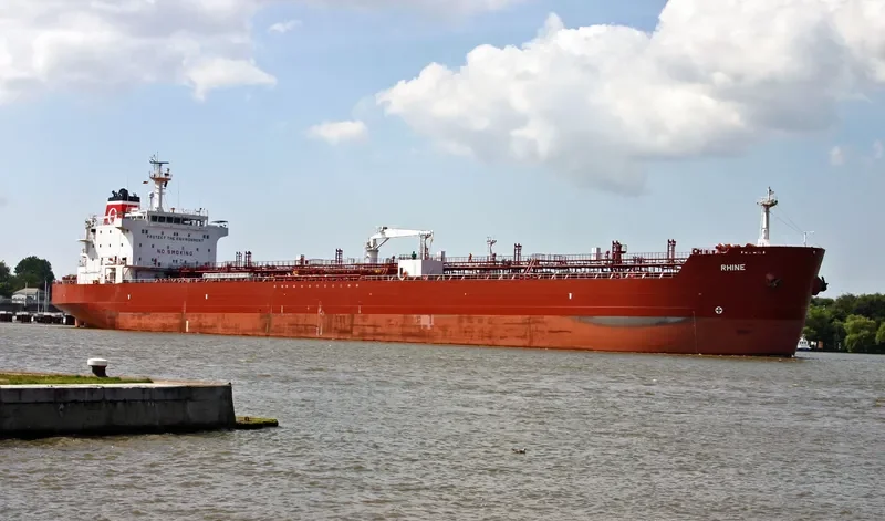 RHINE Tanker IMO 9502374 photo 2