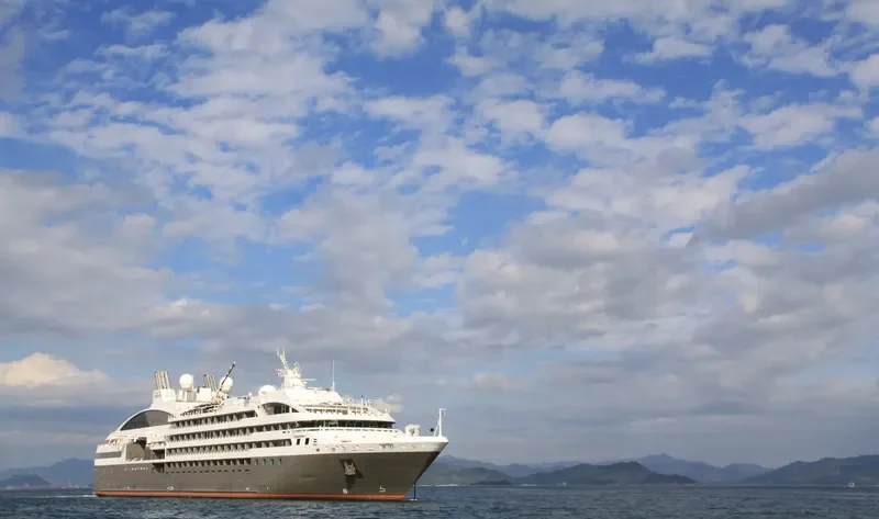 L'AUSTRAL Passenger Ship IMO 9502518 photo 3