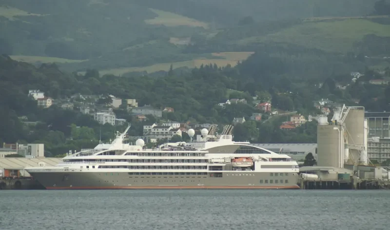 L'AUSTRAL Passenger Ship IMO 9502518 photo 9
