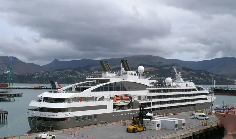 L'AUSTRAL Passenger Ship IMO 9502518 photo 10