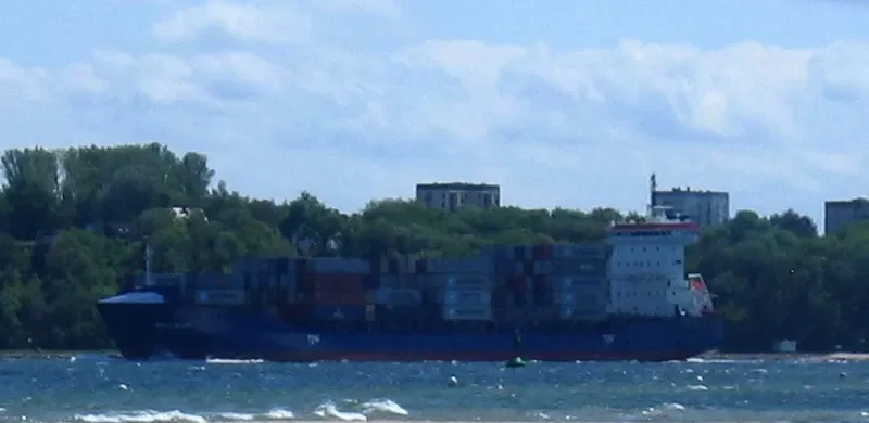 ELBWAVE Container Ship IMO 9504035 photo 2