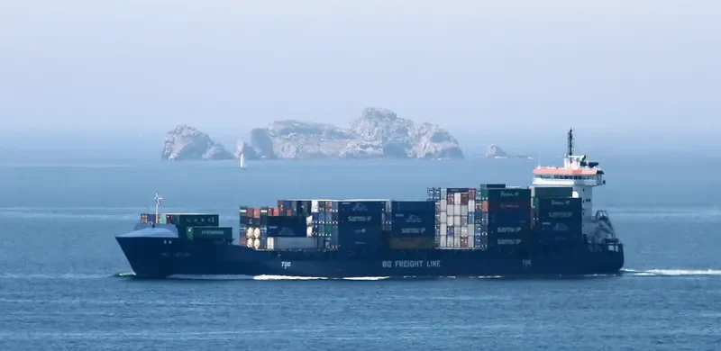 ELBWAVE Container Ship IMO 9504035 photo 10