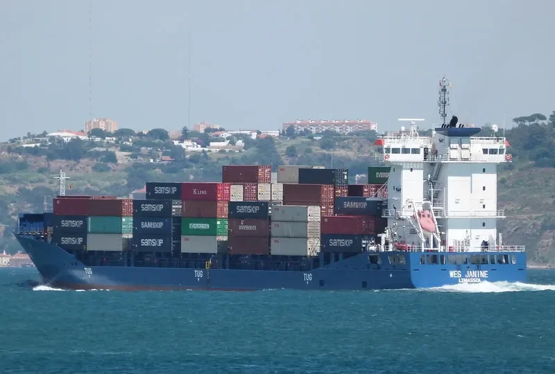 ELBWATER Container Ship IMO 9504073 photo 2
