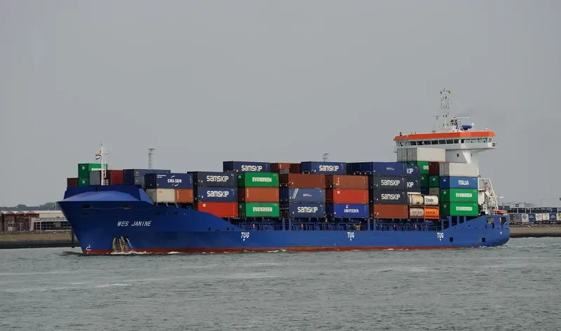ELBWATER Container Ship IMO 9504073 photo 8