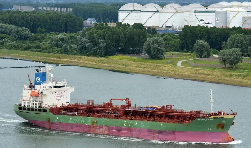 GREENWICH PARK Tanker IMO 9505998 photo 2