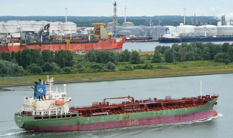 GREENWICH PARK Tanker IMO 9505998 photo 3