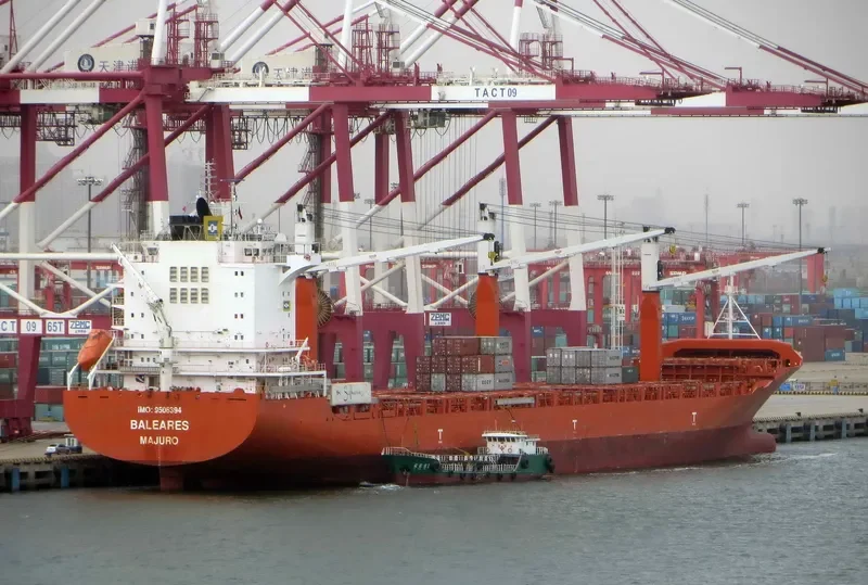 BALEARES Container Ship IMO 9506394 photo 4