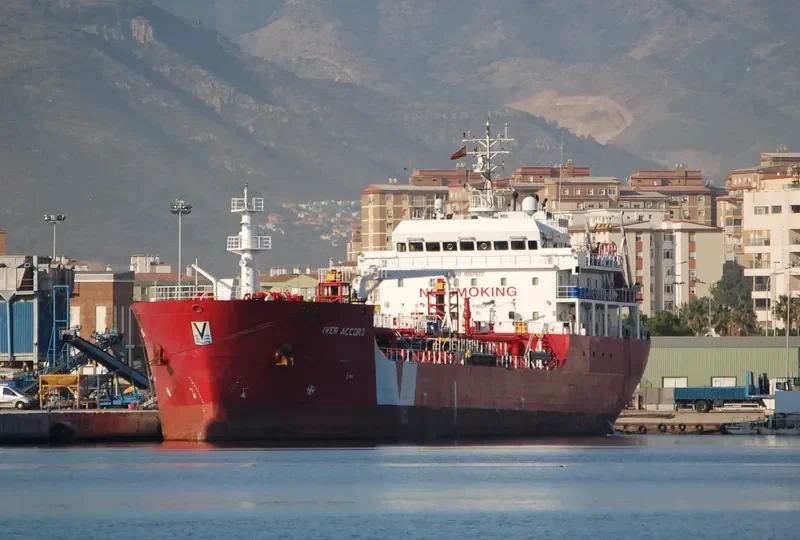 IVER ACCORD Tanker IMO 9507972 photo 4